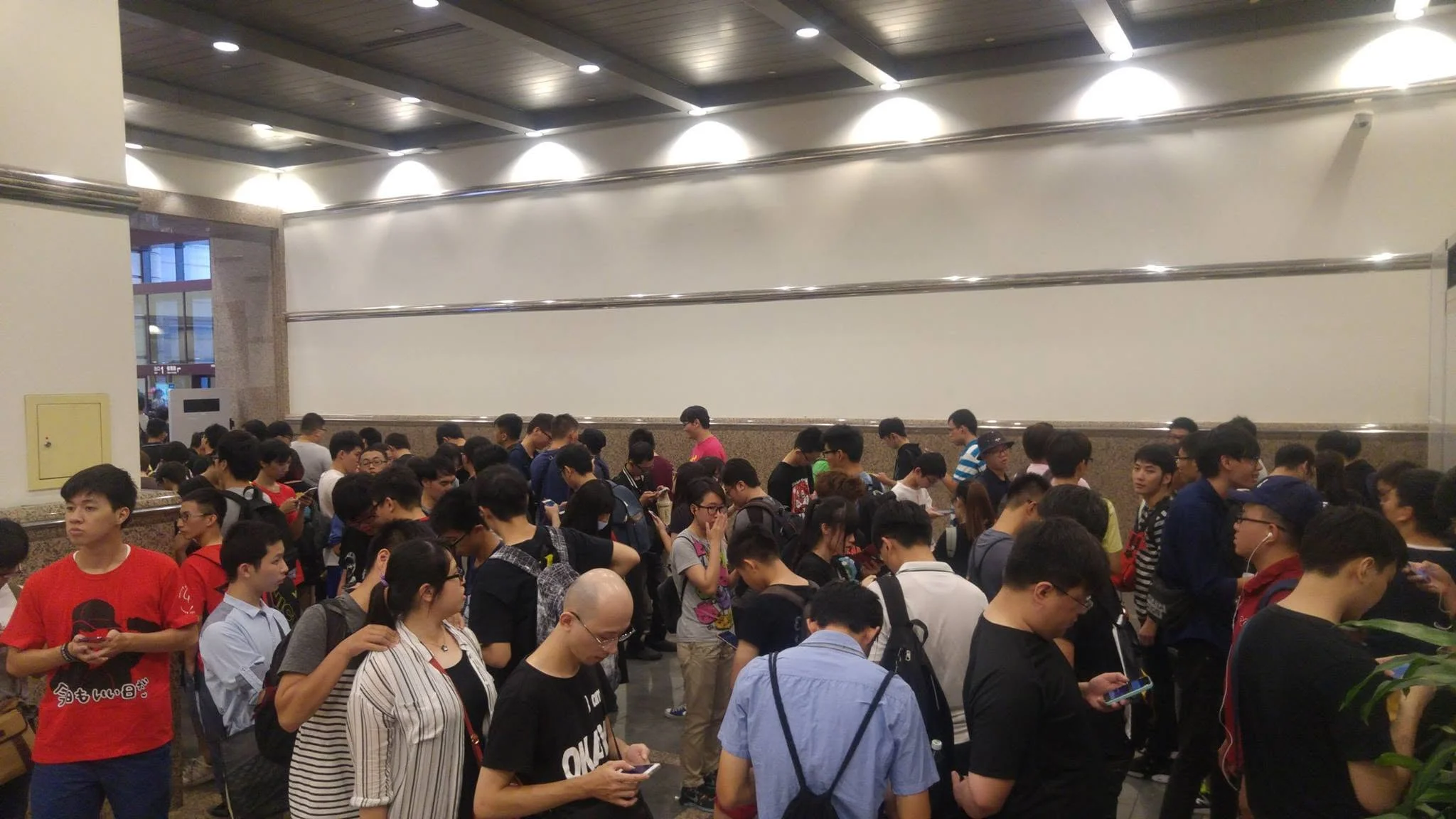 物販排隊的人潮